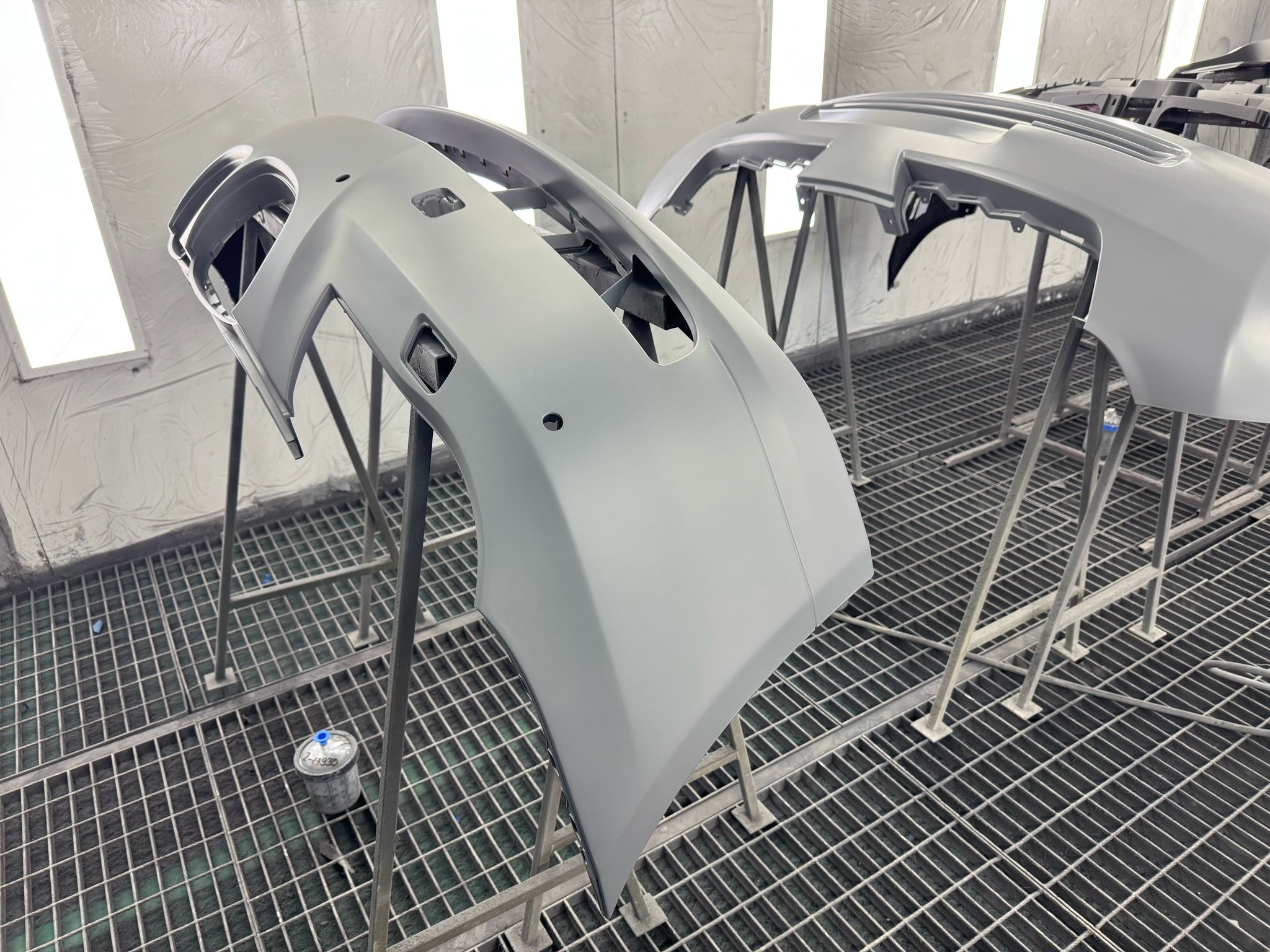 Jak rozpoznać wysokiej jakości lakierowane części zamienne do samochodu?