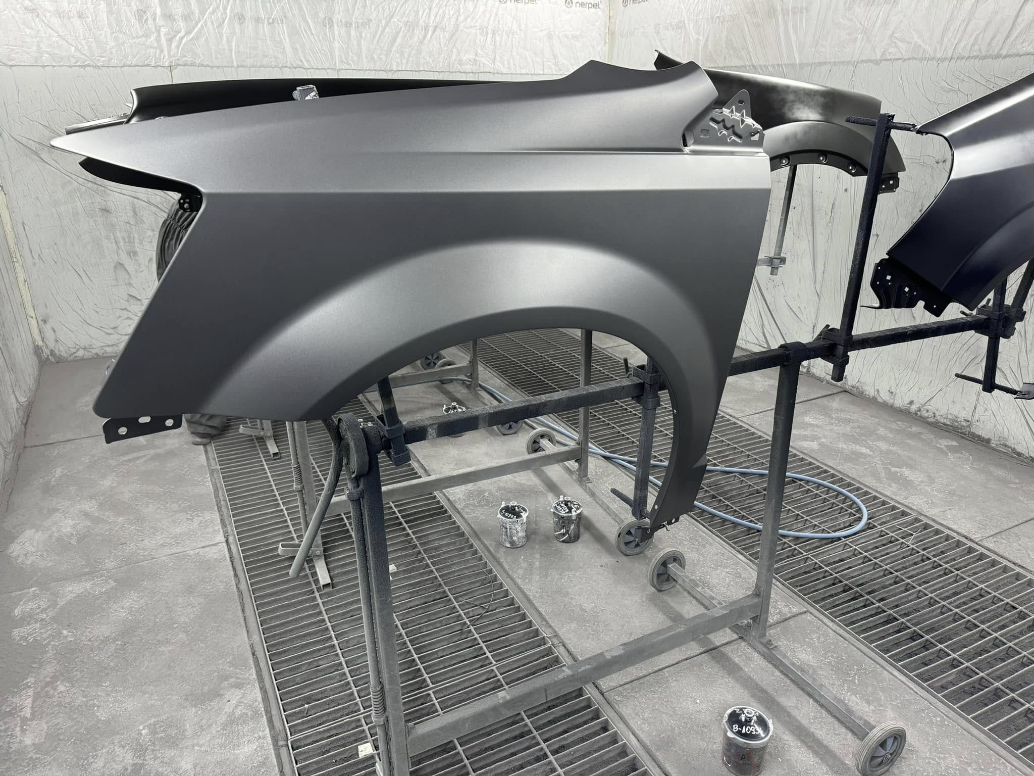 Jakie informacje są potrzebne przy zamawianiu lakierowanych części do samochodu?