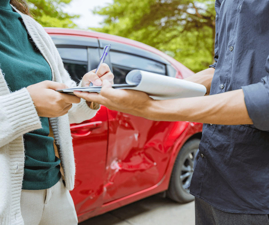 Oświadczenie po kolizji – na co zwrócić uwagę?